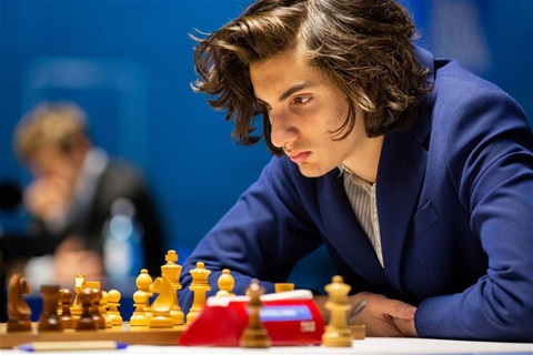 World blindfold chess champion G Koltanowski playing chess News